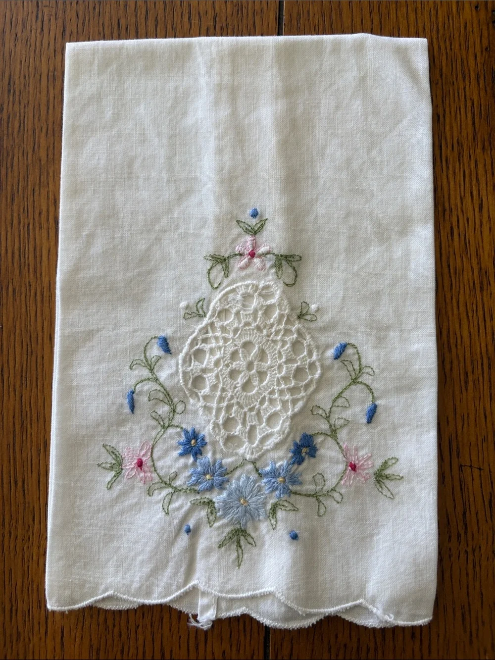 Vintage White Embroidered Floral Linen Napkins - Set of 3